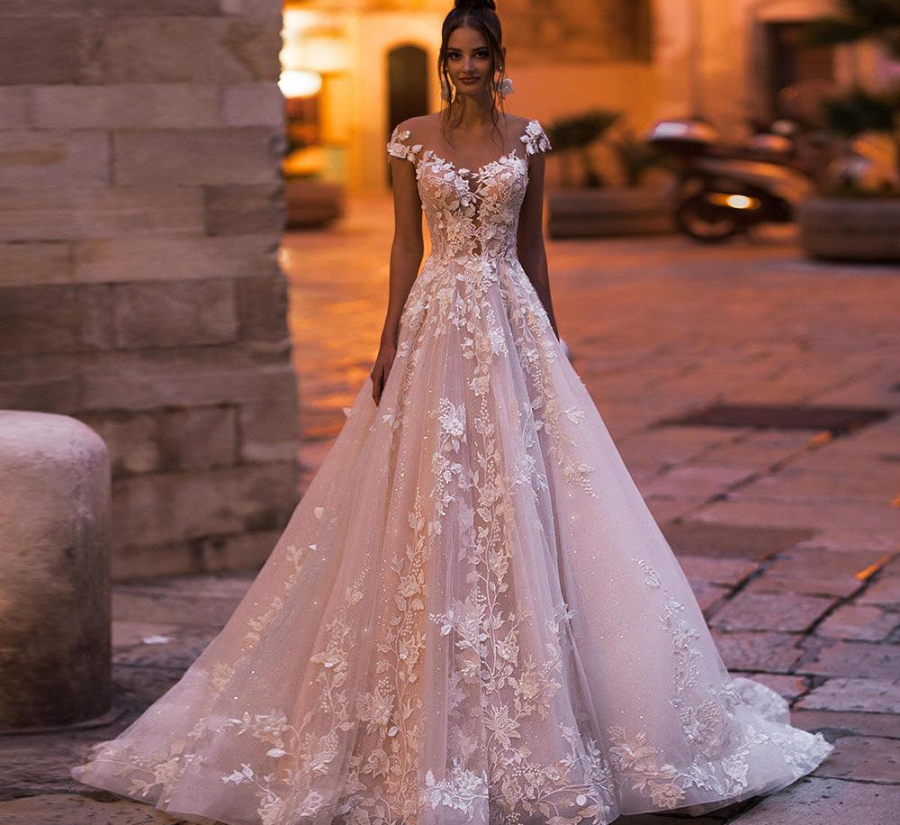 Luxurious short-sleeved wedding dress with embellishment and floral appliqué - HABASH FASHION